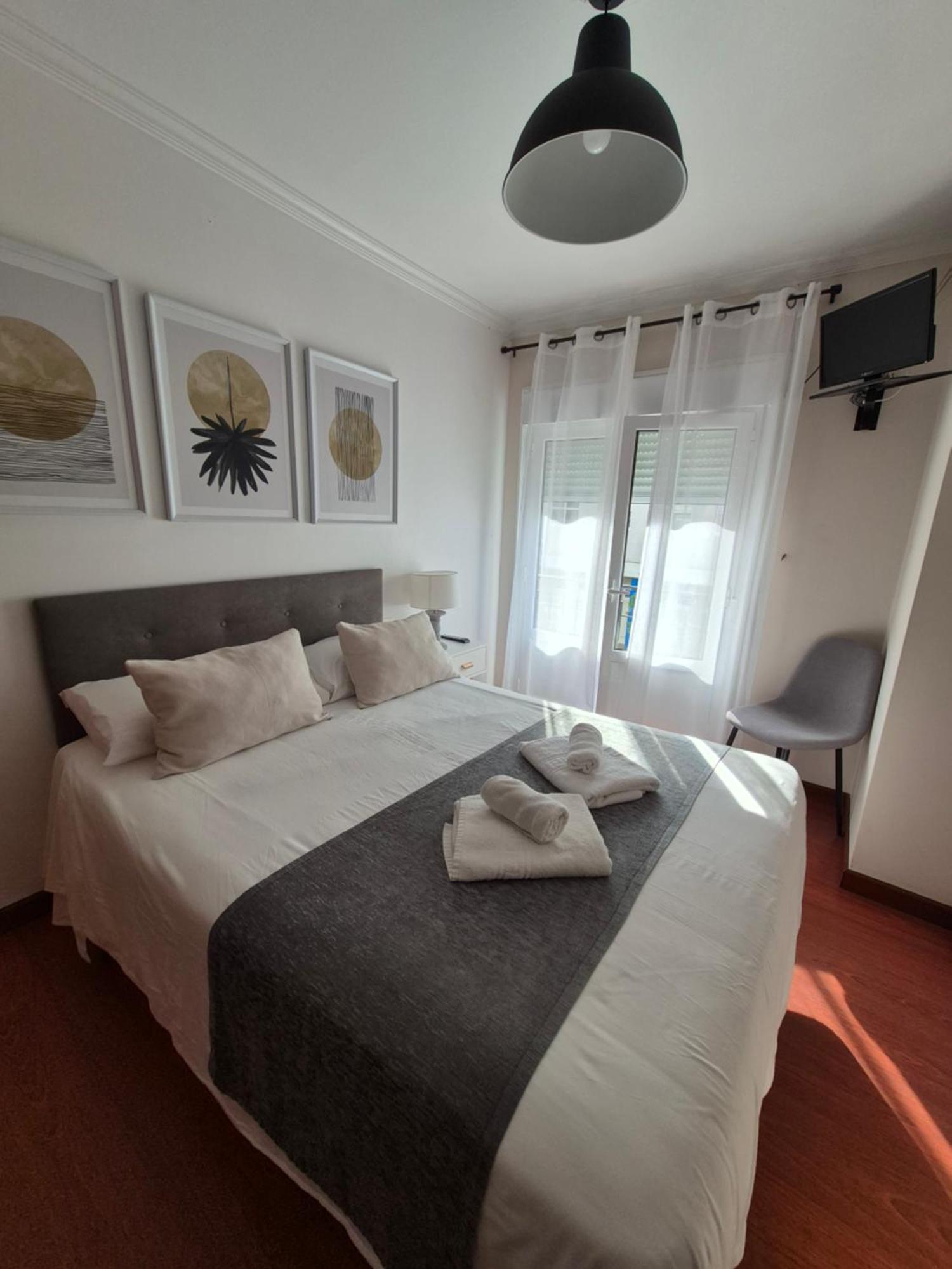 Hostal Chelsea Cedeira Luaran gambar