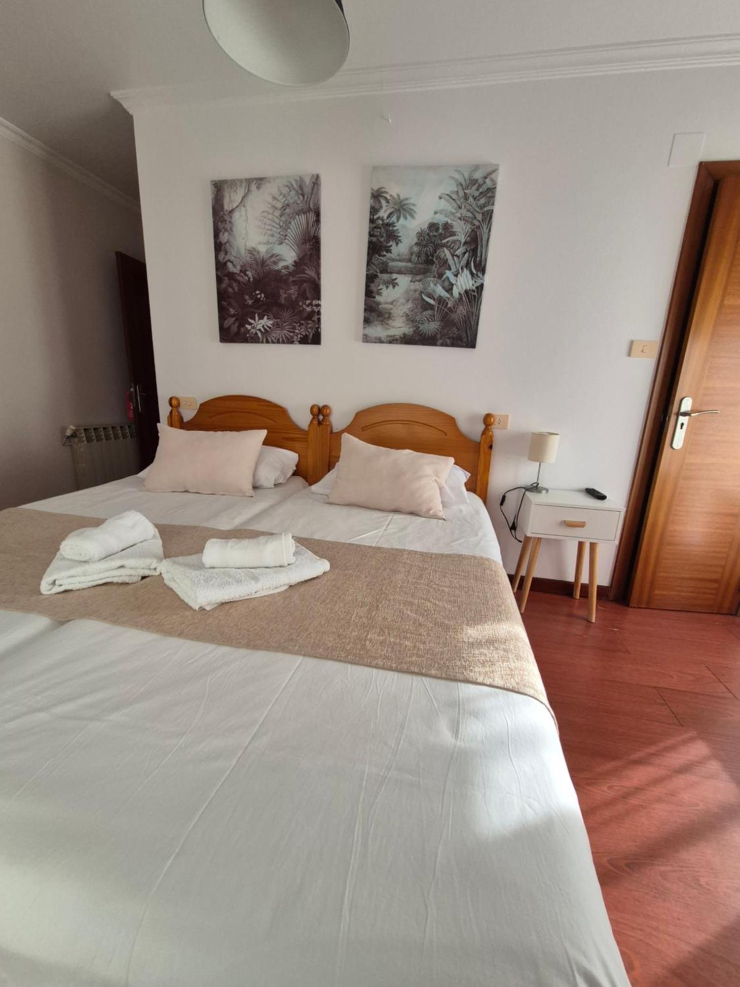 Hostal Chelsea Cedeira Luaran gambar